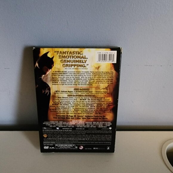 EUC Batman Begins 2 Disk Deluxe Edition with Comic Book! - Picture 3 of 7